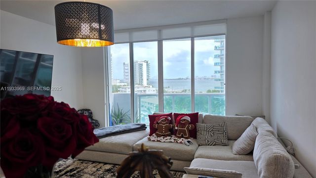 7900 Harbor Island Dr 703, North Bay Village, FL 33141