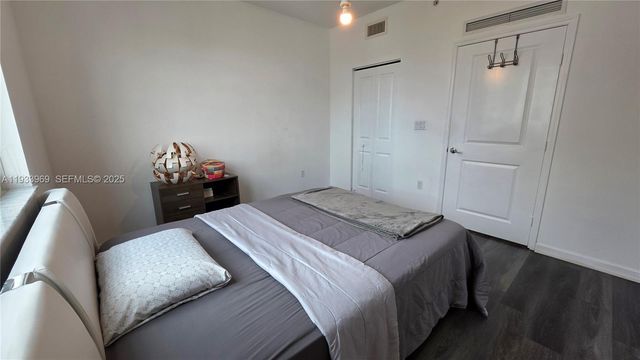 7900 Harbor Island Dr 703, North Bay Village, FL 33141