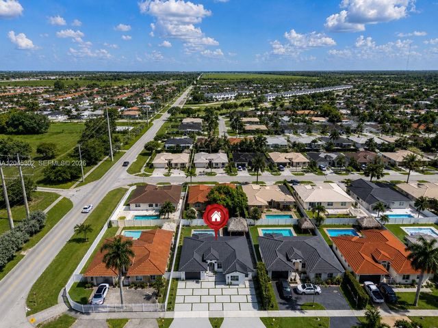 14712 SW 176th Ter, Miami, FL 33187