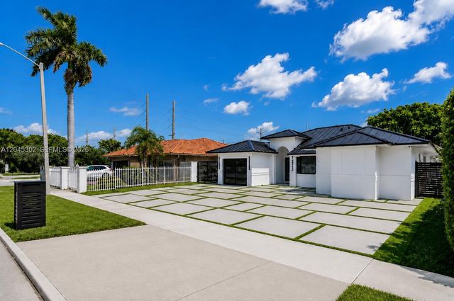 14712 SW 176th Ter, Miami, FL 33187