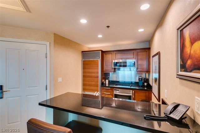 145 East HARMON Avenue 2620, Las Vegas, NV 89109