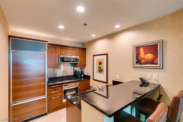 145 East HARMON Avenue 2620, Las Vegas, NV 89109