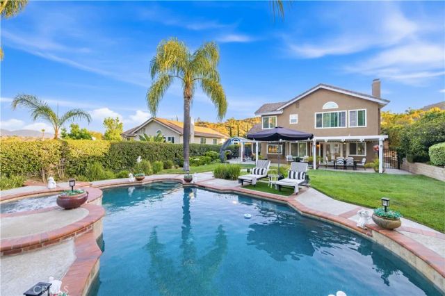 22029 Rodeffer Place, Saugus, CA 91350