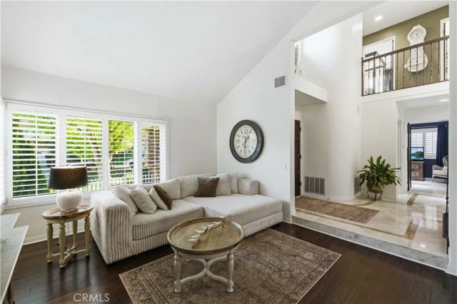 22029 Rodeffer Place, Saugus, CA 91350