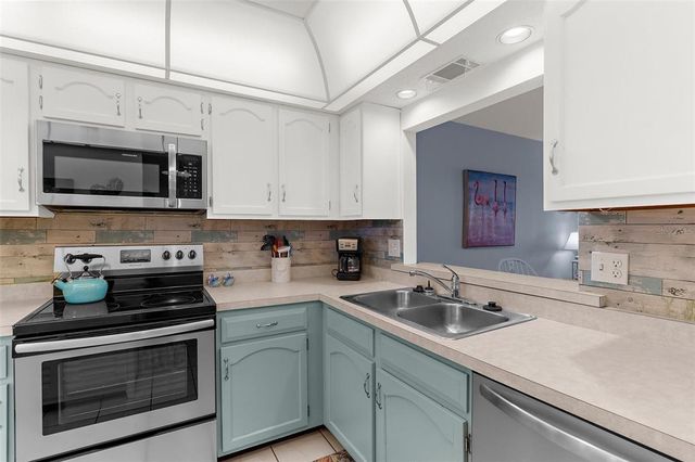 340 THREE LAKES LANE F, Venice, FL 34285