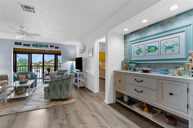 340 THREE LAKES LANE F, Venice, FL 34285
