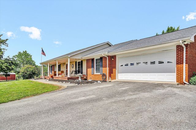 230 Pinehaven RD, Fincastle, VA 24090