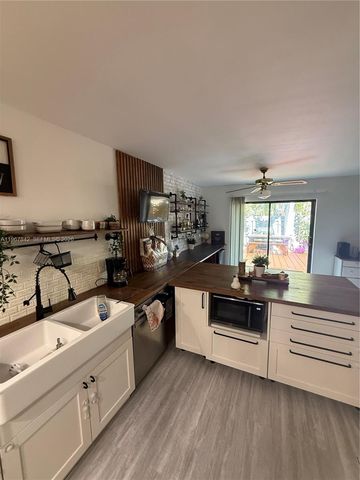 283 Woodland Rd 283, Palm Springs, FL 33461