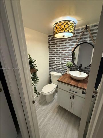 283 Woodland Rd 283, Palm Springs, FL 33461