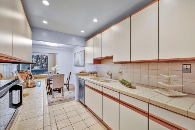 1033 Shell Boulevard 7, Foster City, CA 94404