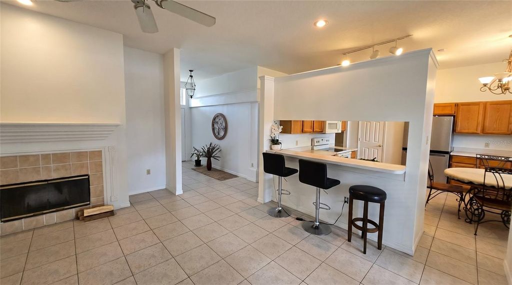 Image 13 of property listing at 2003 TIPTREE CIRCLE, Orlando, FL 32837