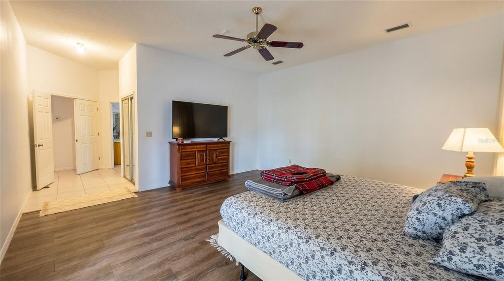 Image 19 of property listing at 2003 TIPTREE CIRCLE, Orlando, FL 32837