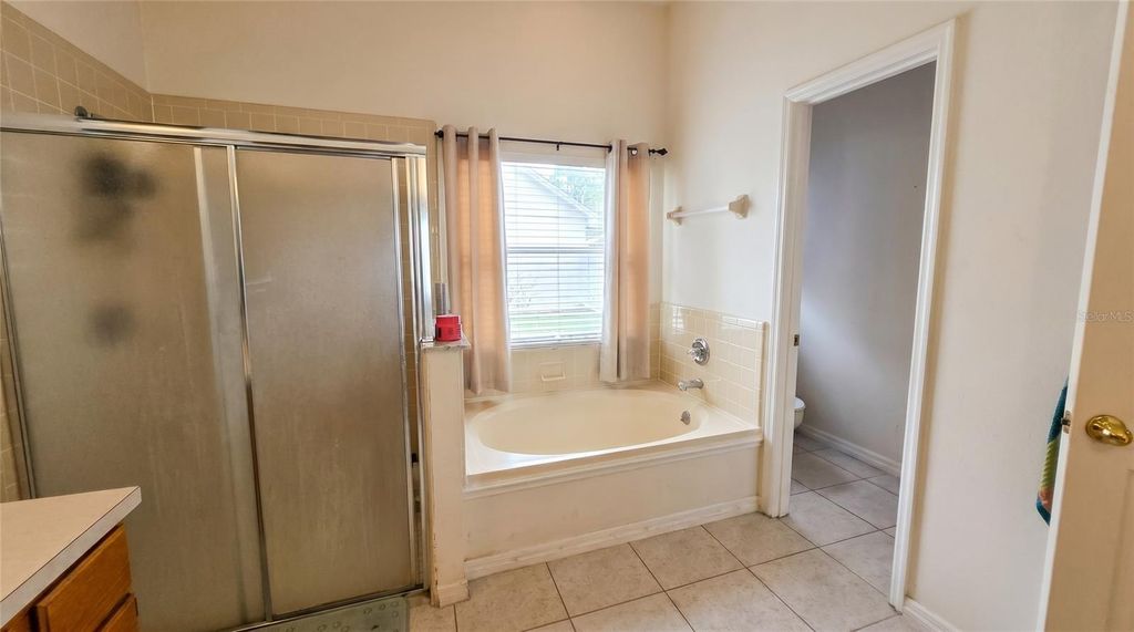 Image 22 of property listing at 2003 TIPTREE CIRCLE, Orlando, FL 32837