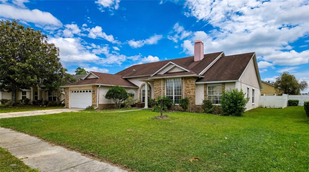 Image 4 of property listing at 2003 TIPTREE CIRCLE, Orlando, FL 32837
