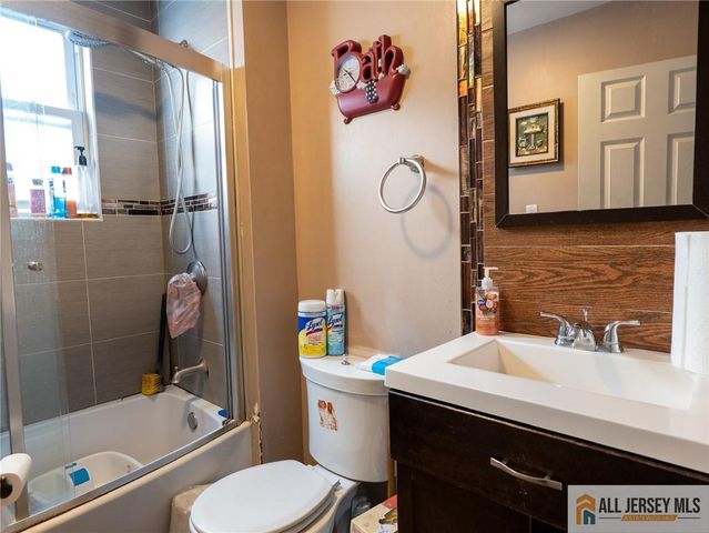 315 Winans Avenue, Hillside, NJ 07205