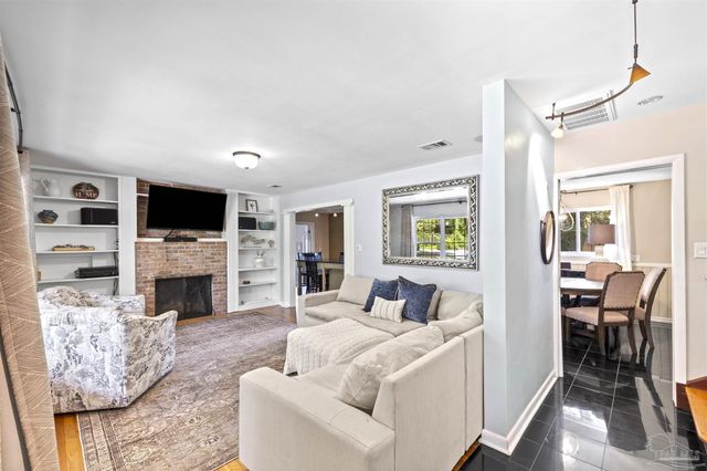 1757 Fox Rd, Pensacola, FL 32503