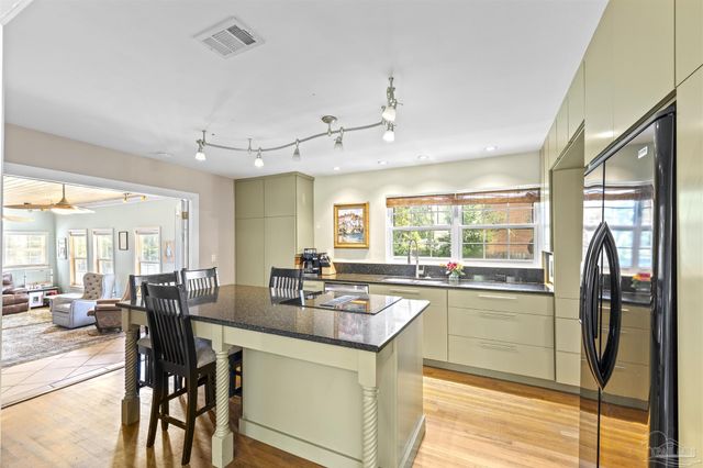 1757 Fox Rd, Pensacola, FL 32503