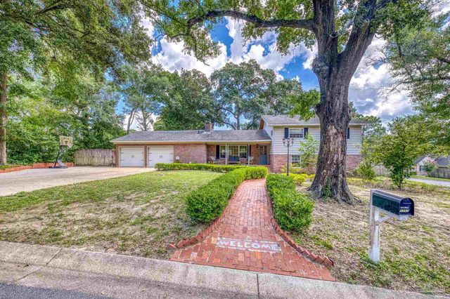 1757 Fox Rd, Pensacola, FL 32503