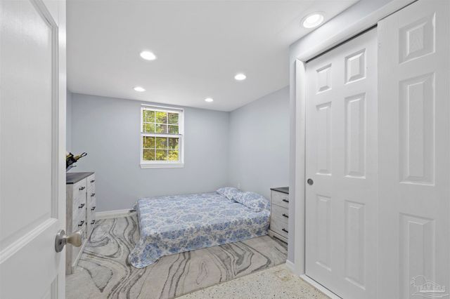 1757 Fox Rd, Pensacola, FL 32503