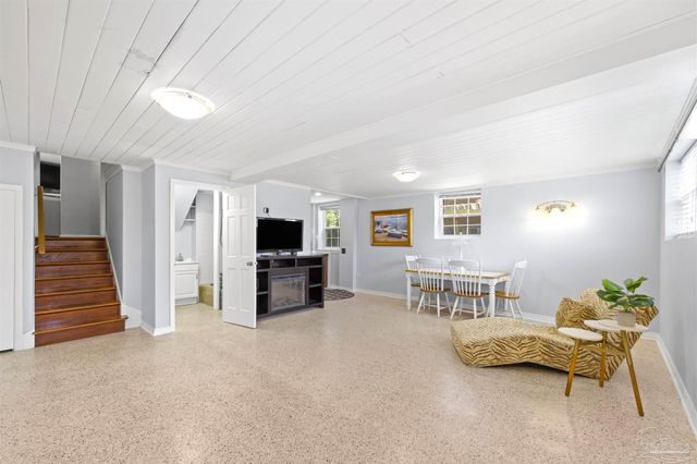 1757 Fox Rd, Pensacola, FL 32503