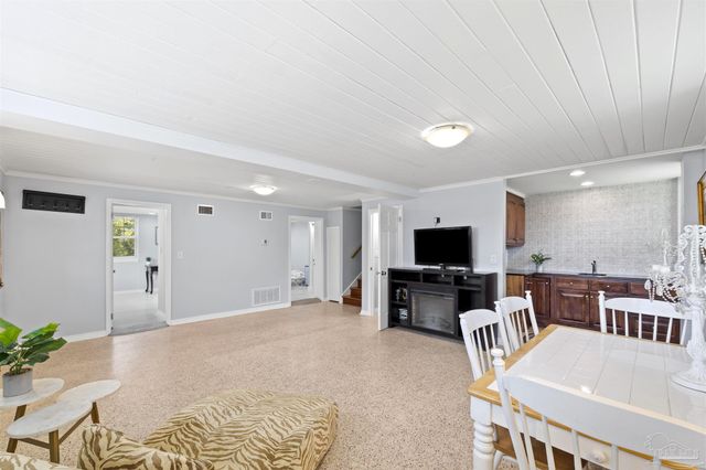 1757 Fox Rd, Pensacola, FL 32503
