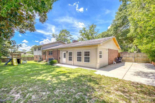 1757 Fox Rd, Pensacola, FL 32503