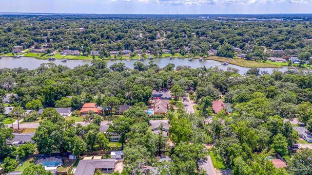 1757 Fox Rd, Pensacola, FL 32503