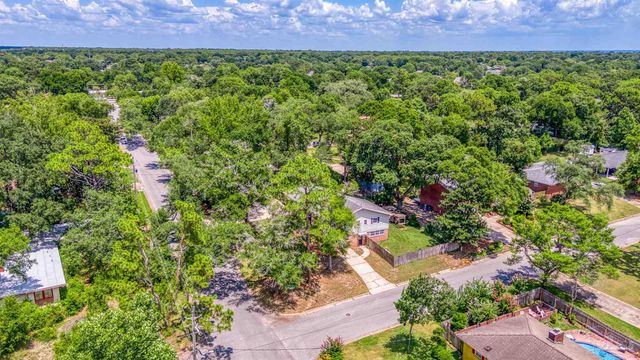1757 Fox Rd, Pensacola, FL 32503
