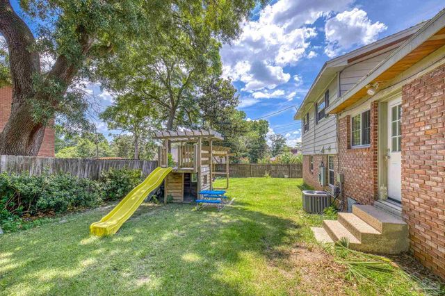 1757 Fox Rd, Pensacola, FL 32503