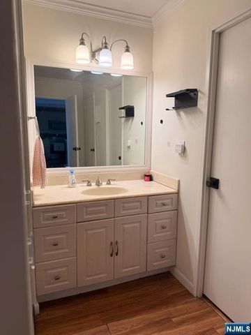 770 Anderson Avenue 21H, Cliffside Park, NJ 07010