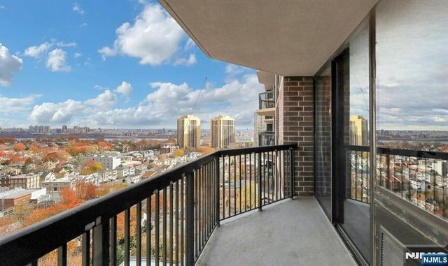 770 Anderson Avenue 21H, Cliffside Park, NJ 07010