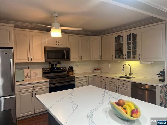 770 Anderson Avenue 21H, Cliffside Park, NJ 07010
