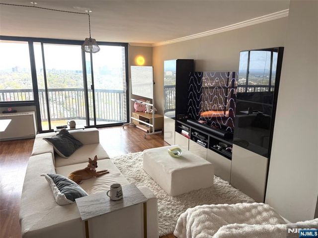 770 Anderson Avenue 21H, Cliffside Park, NJ 07010