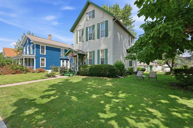 2118 W 3rd Street, Davenport, IA 52802
