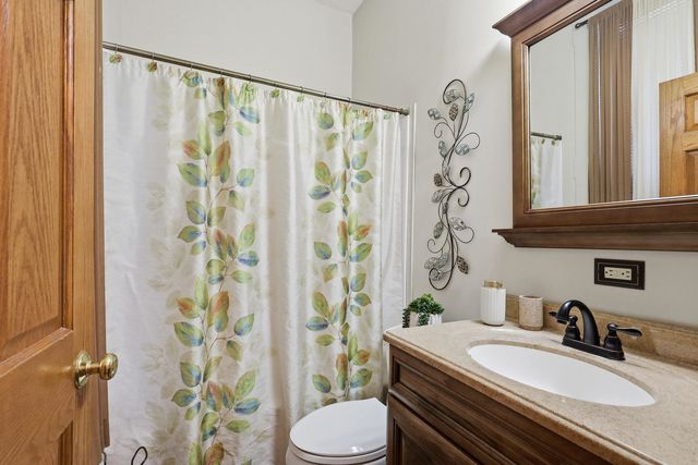 2118 W 3rd Street, Davenport, IA 52802