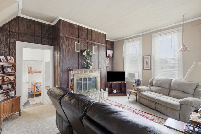 2118 W 3rd Street, Davenport, IA 52802