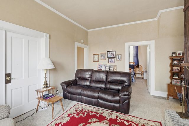 2118 W 3rd Street, Davenport, IA 52802