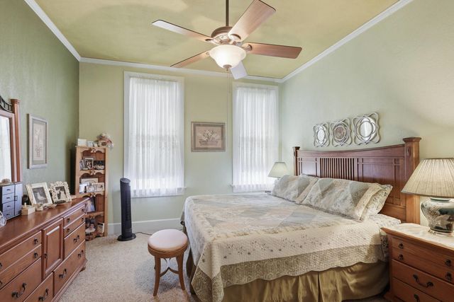 2118 W 3rd Street, Davenport, IA 52802