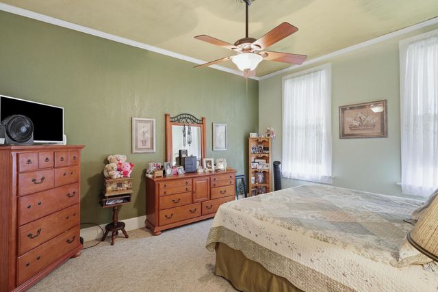 2118 W 3rd Street, Davenport, IA 52802