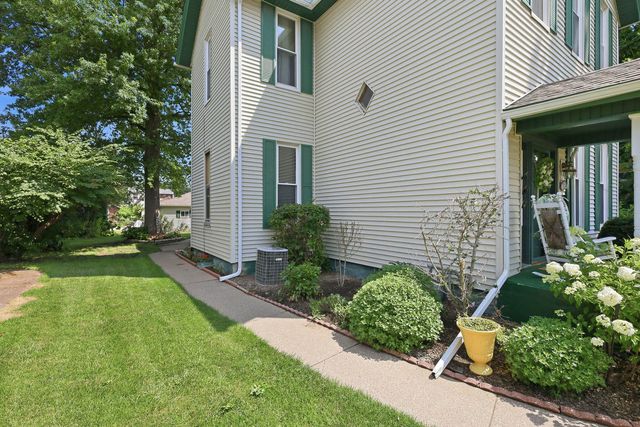 2118 W 3rd Street, Davenport, IA 52802
