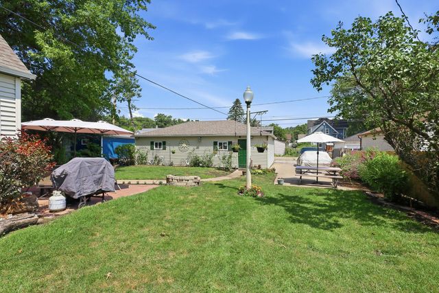 2118 W 3rd Street, Davenport, IA 52802