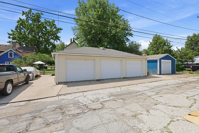 2118 W 3rd Street, Davenport, IA 52802