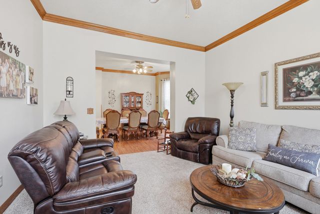 2118 W 3rd Street, Davenport, IA 52802