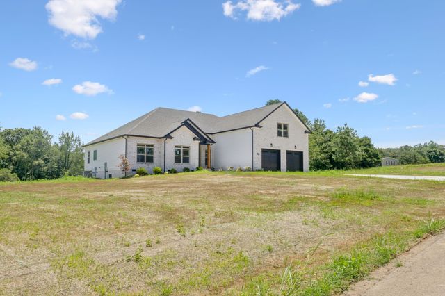 1630 Parchman Rd, Clarksville, TN 37040