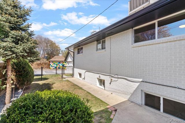 2903 W 39th Avenue, Denver, CO 80211