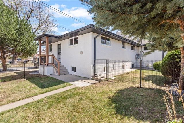 2903 W 39th Avenue, Denver, CO 80211