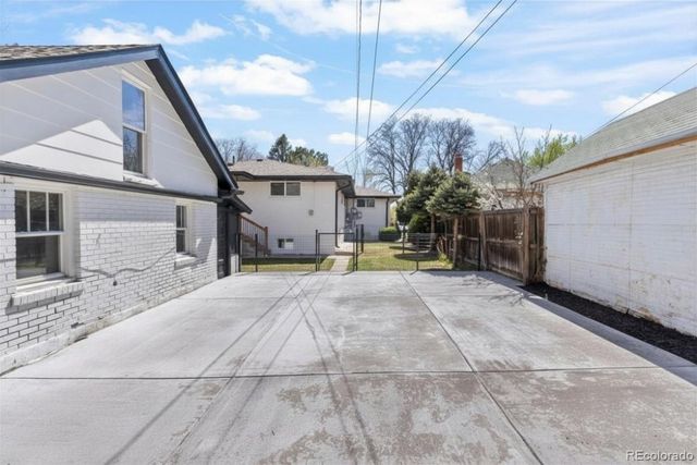 2903 W 39th Avenue, Denver, CO 80211