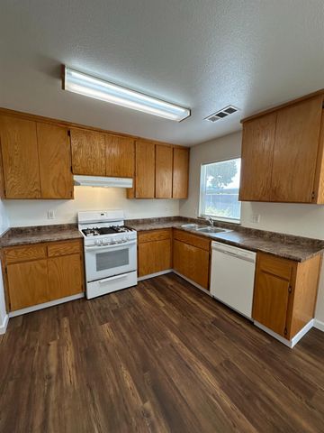 2253 N San Pablo Avenue, Fresno, CA 93704