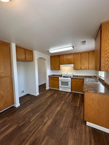 2253 N San Pablo Avenue, Fresno, CA 93704