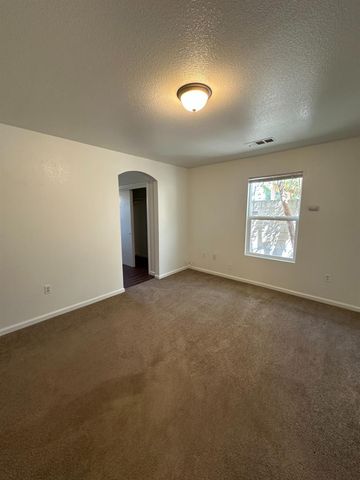 2253 N San Pablo Avenue, Fresno, CA 93704